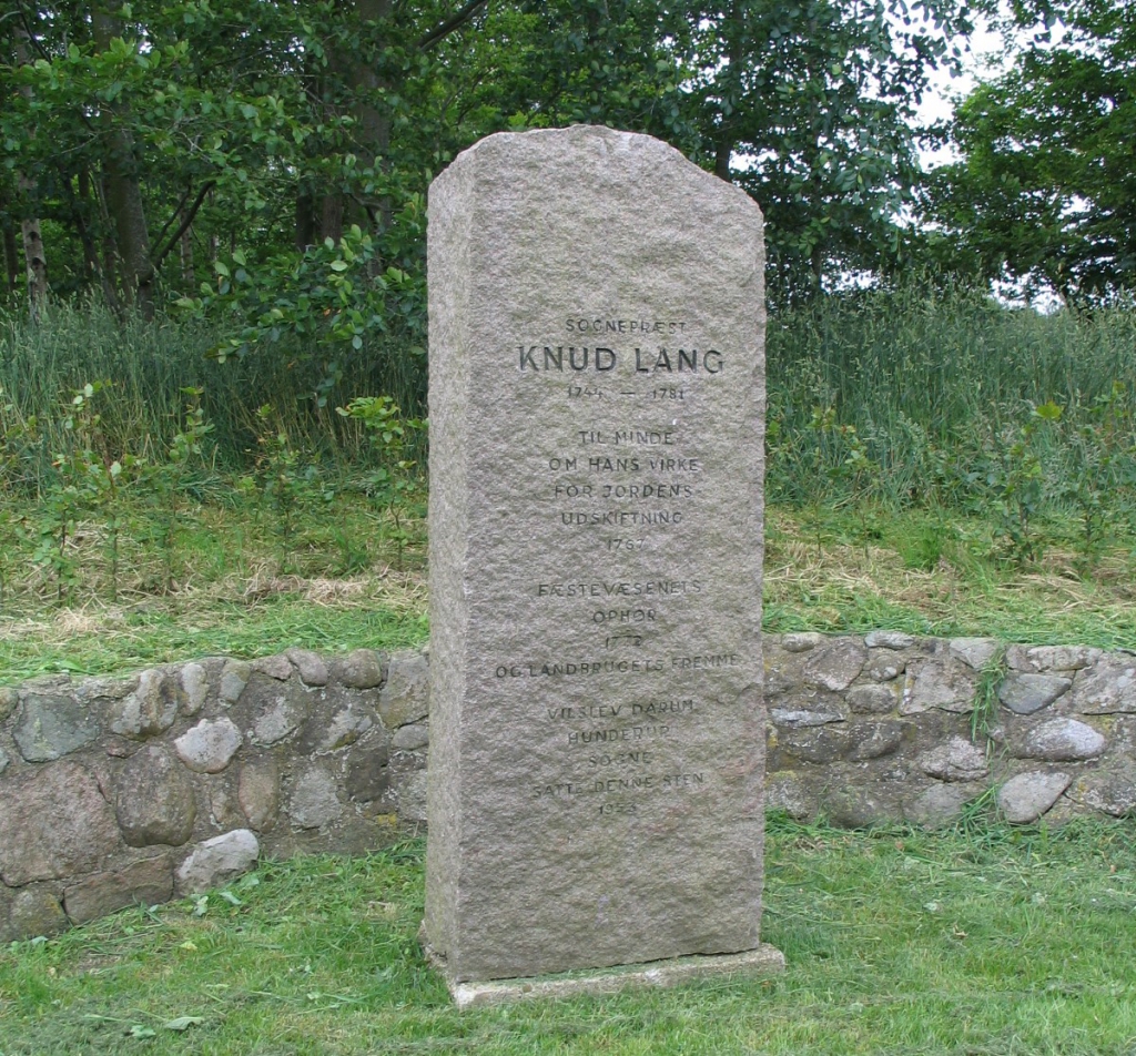 The memorial stone of Knud Lang. Photo: Charlotte Lindhardt