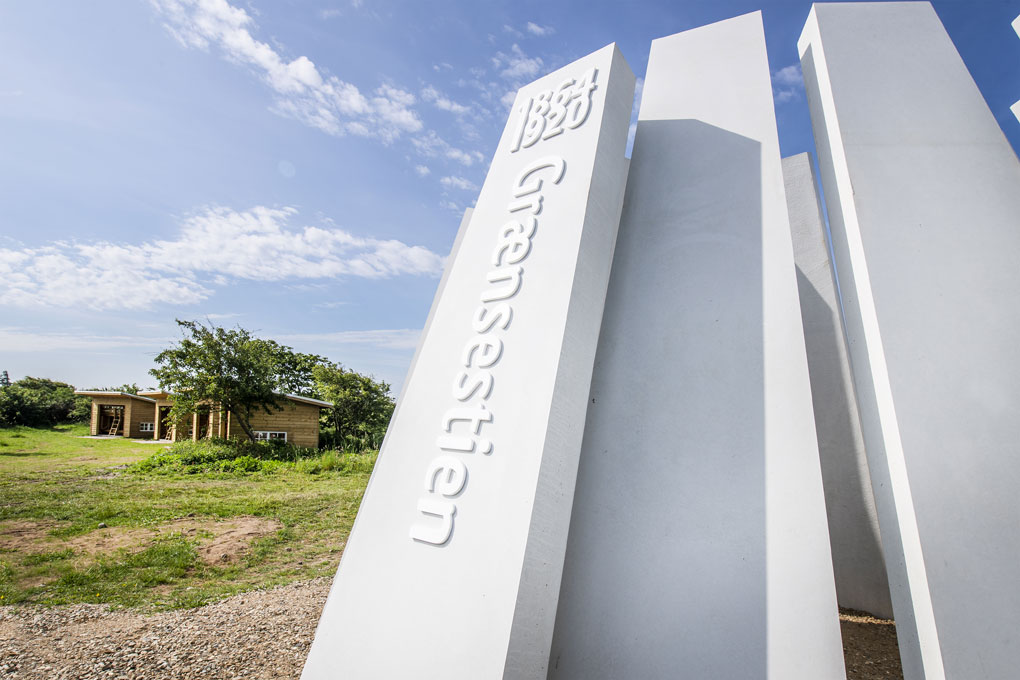 Hvidt monument fra Grænsestien der skal efterligne gendarmernes små huse