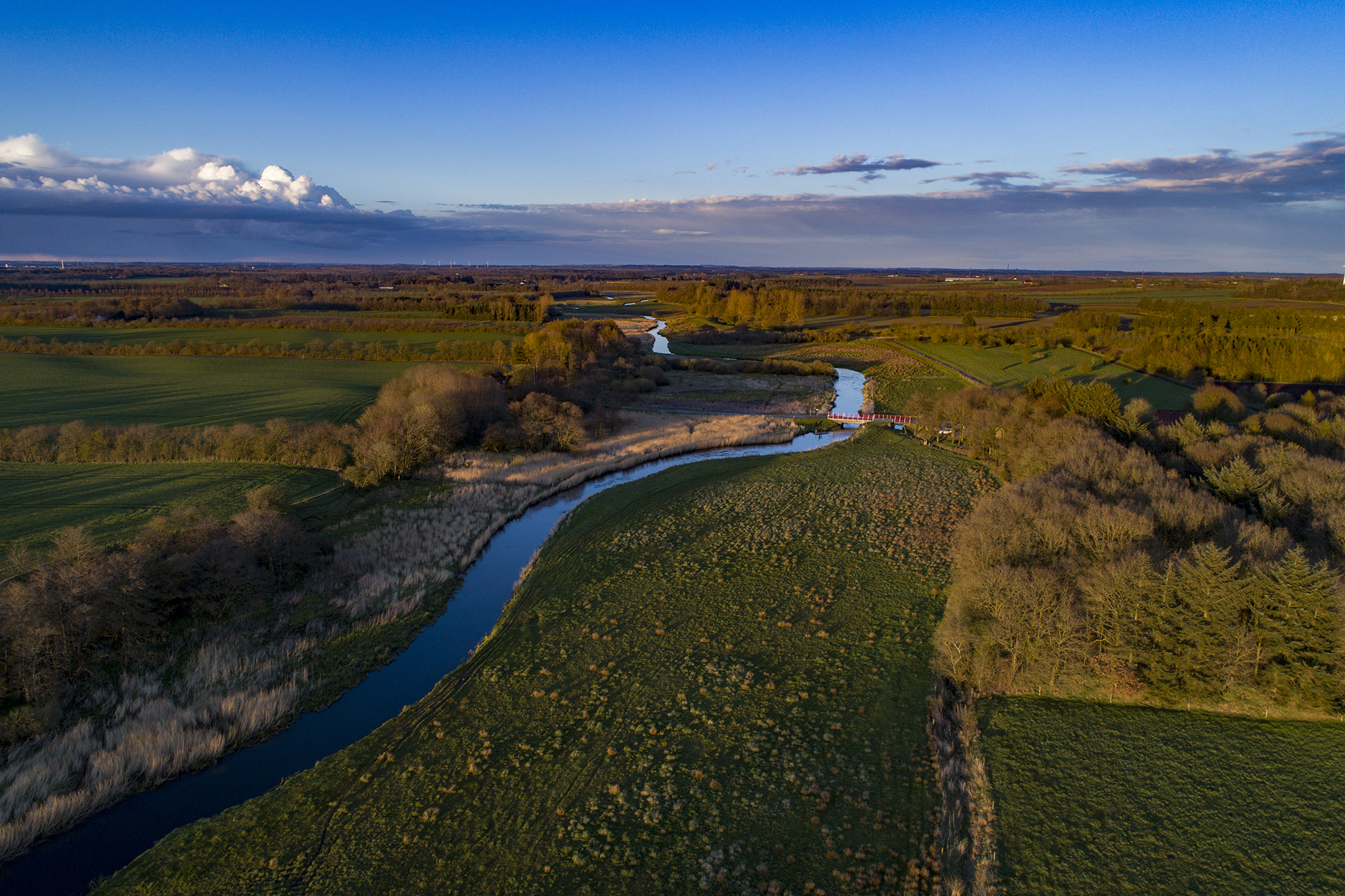 Dronefoto aftensol